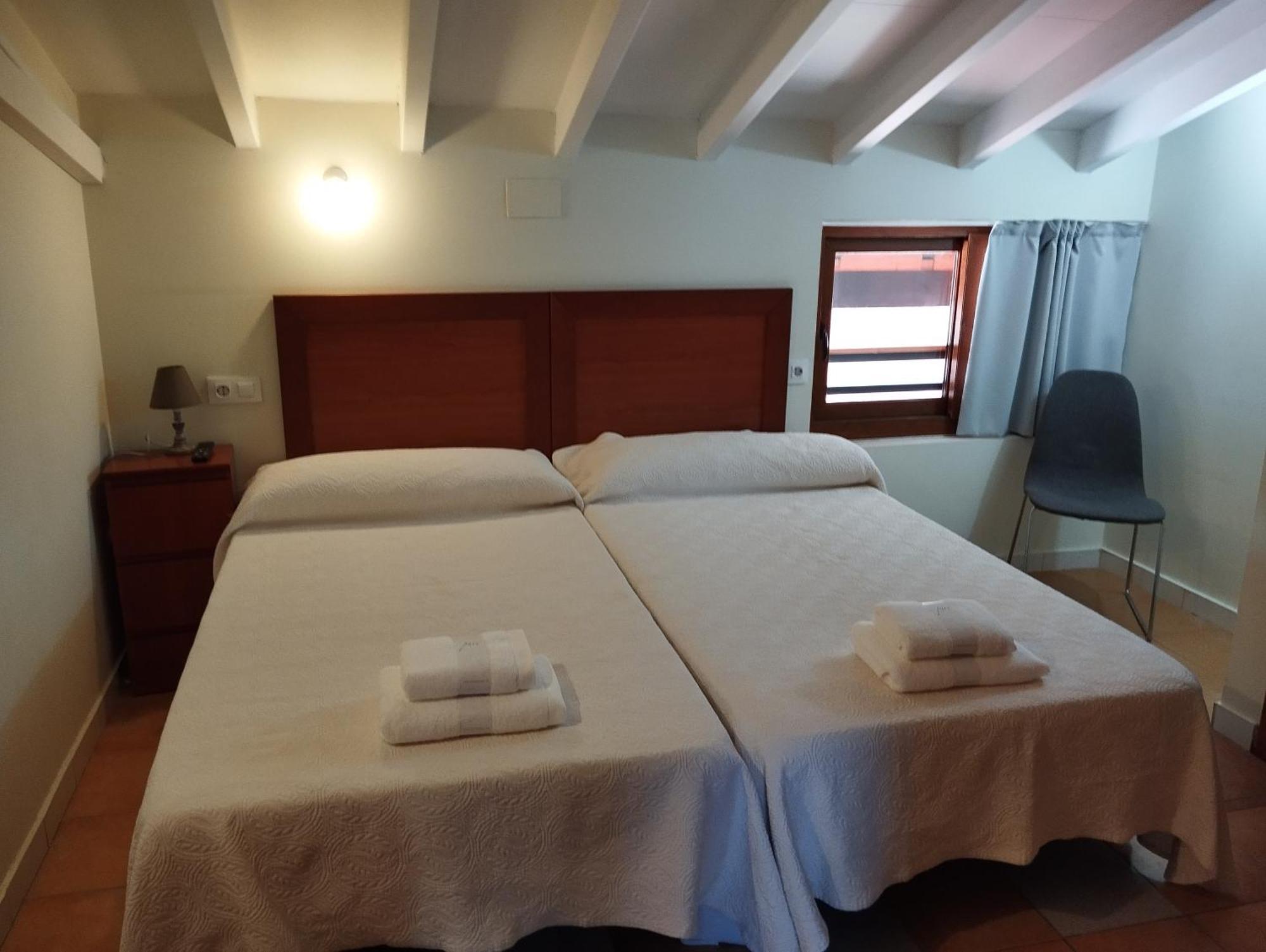 Hostal Bordillas Pomaluengo ภายนอก รูปภาพ