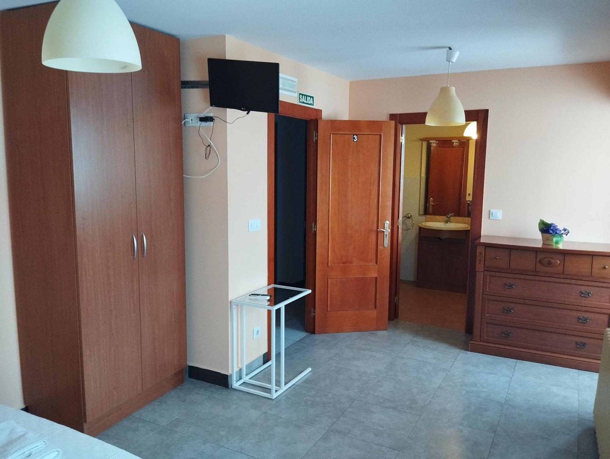 Hostal Bordillas Pomaluengo ภายนอก รูปภาพ