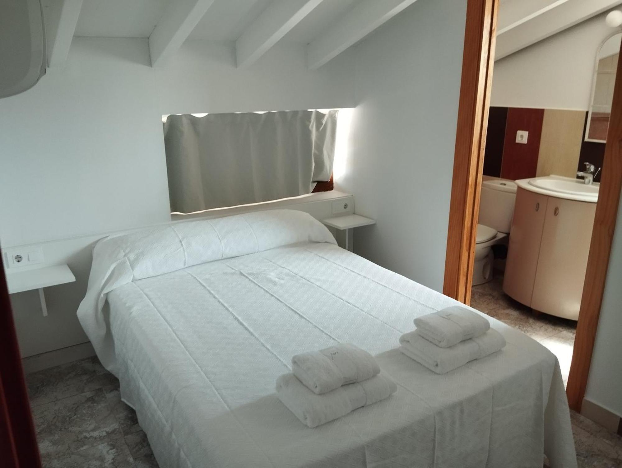 Hostal Bordillas Pomaluengo ภายนอก รูปภาพ