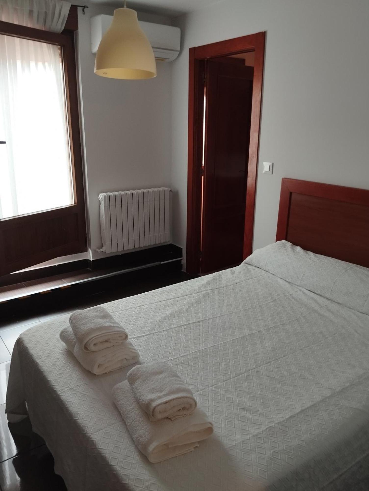Hostal Bordillas Pomaluengo ภายนอก รูปภาพ