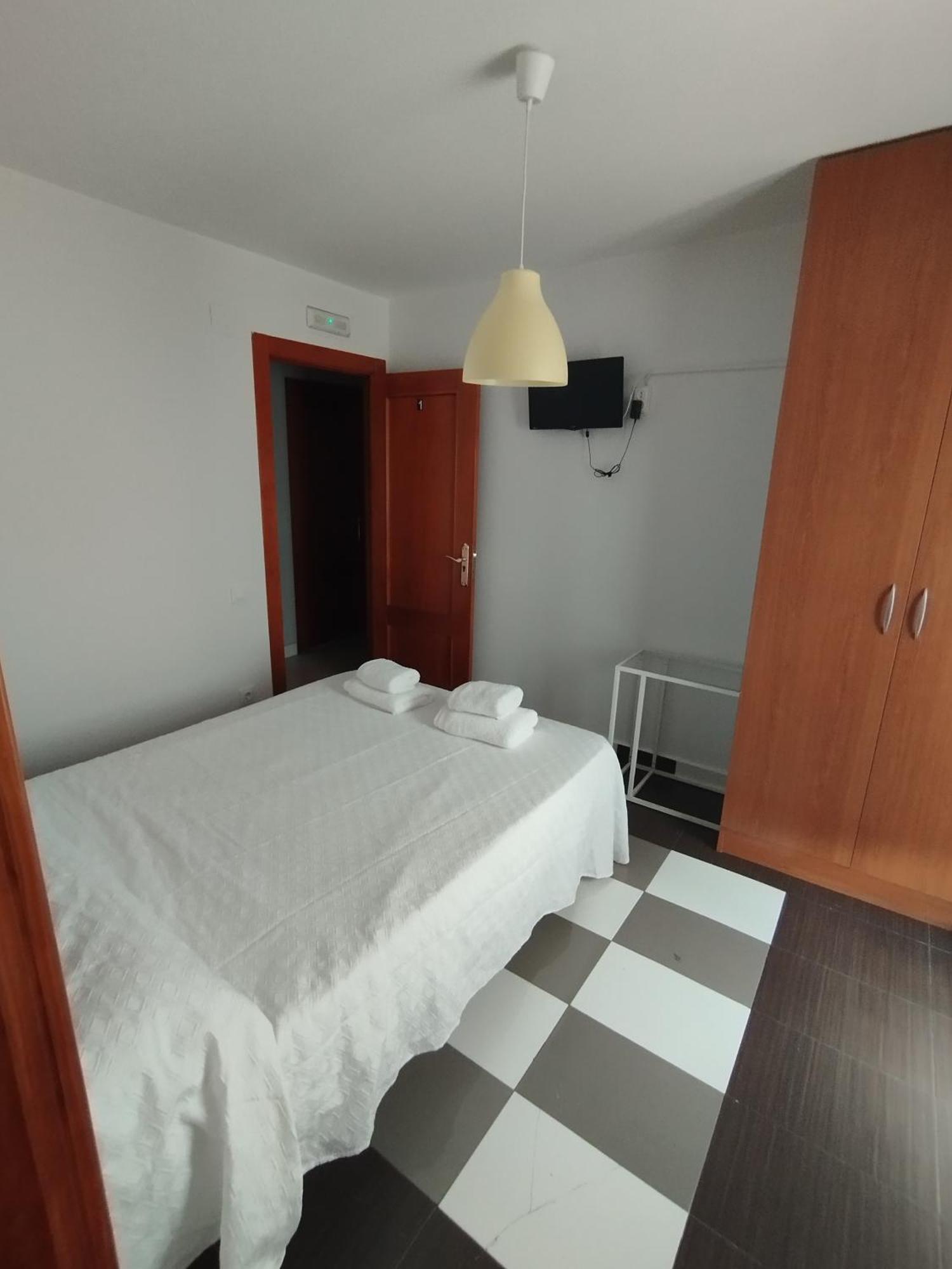 Hostal Bordillas Pomaluengo ภายนอก รูปภาพ